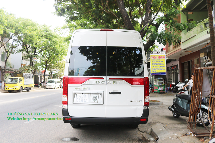 thue-xe-dcar-solati-limousine-12-cho-tai-hoi-an-da-nang-(4)