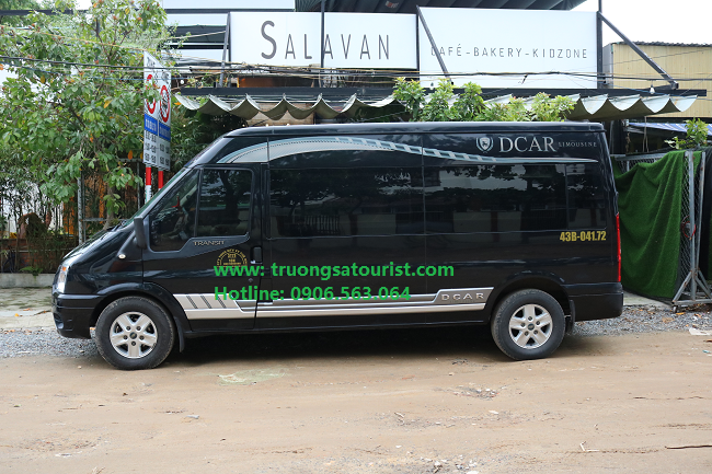 hue-xe-ford-limousine-9-cho-tai-hue-da-nang-hoi-an-(2)