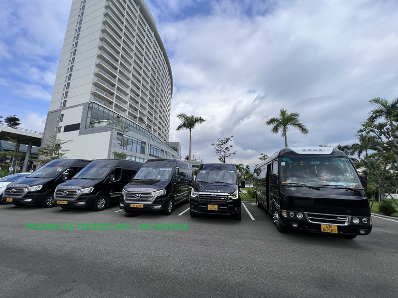 thue-xe-fuso-limousine-19-cho-da-nang-hue-hoi-an-(2)