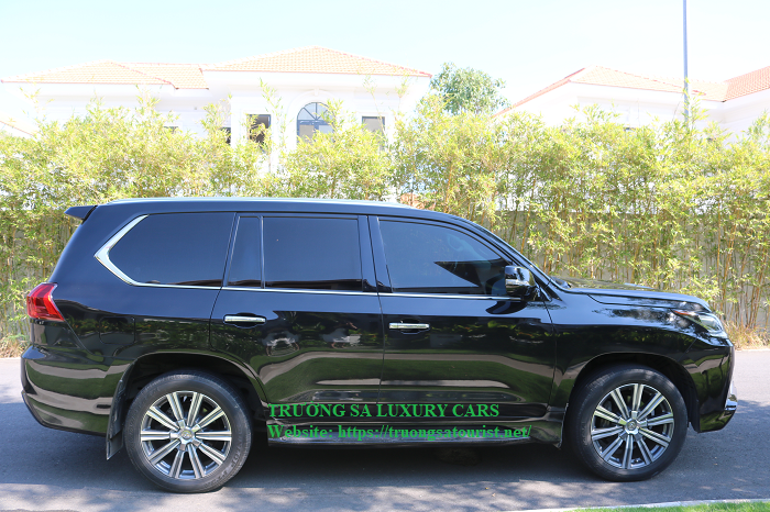 thue-xe-lexus-lx-570-phuc-vu-hoi-nghi-tai-da-nang-(2)