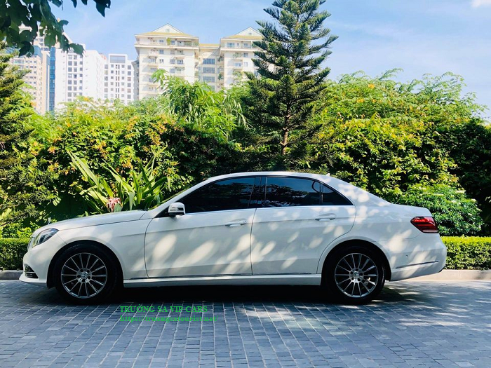thue-xe-mercedes-benz-e250-tai-da-nang-gia-re-(4)