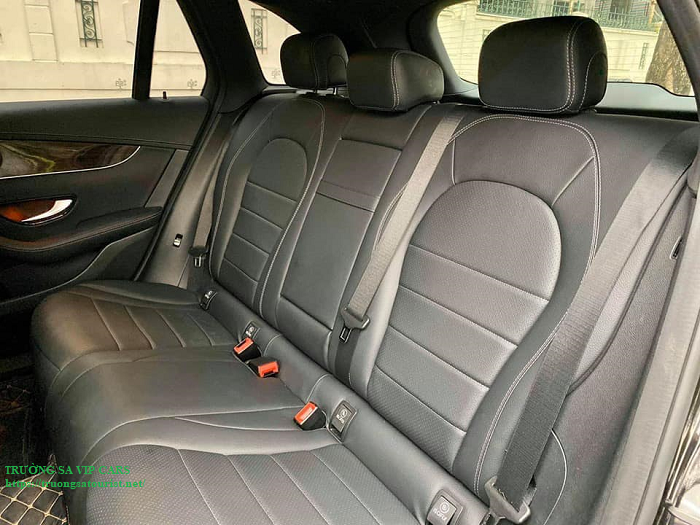 thue-xe-mercedes-benz-glc-200-tai-da-nang-(3)