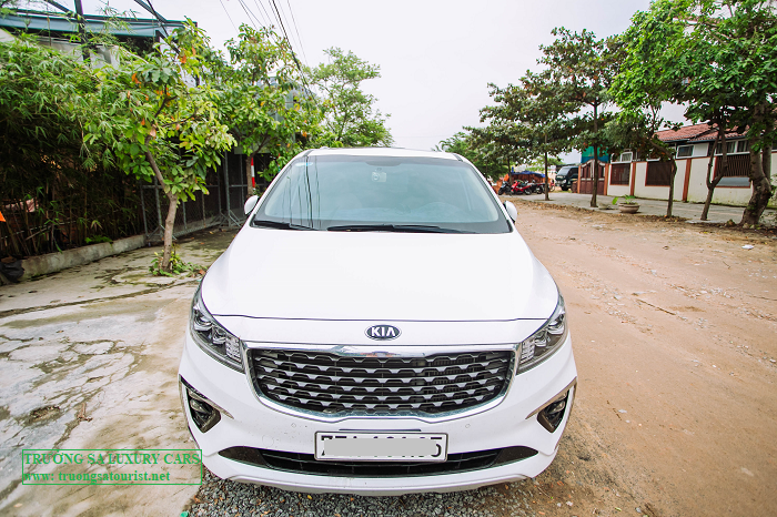 thue-xe-sedona-7-cho-tai-quy-nhon-gia-re-(2)