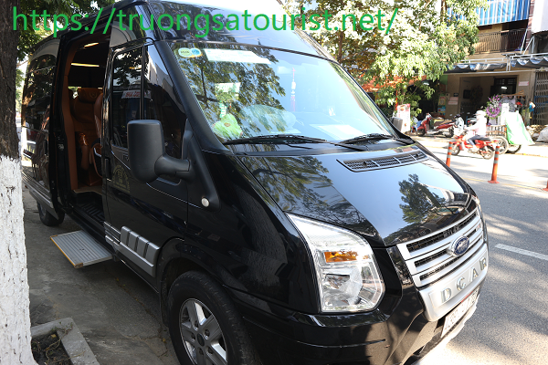 thue-xe-vip-dcar-limousine-9-cho-tai-da-nang-(1)
