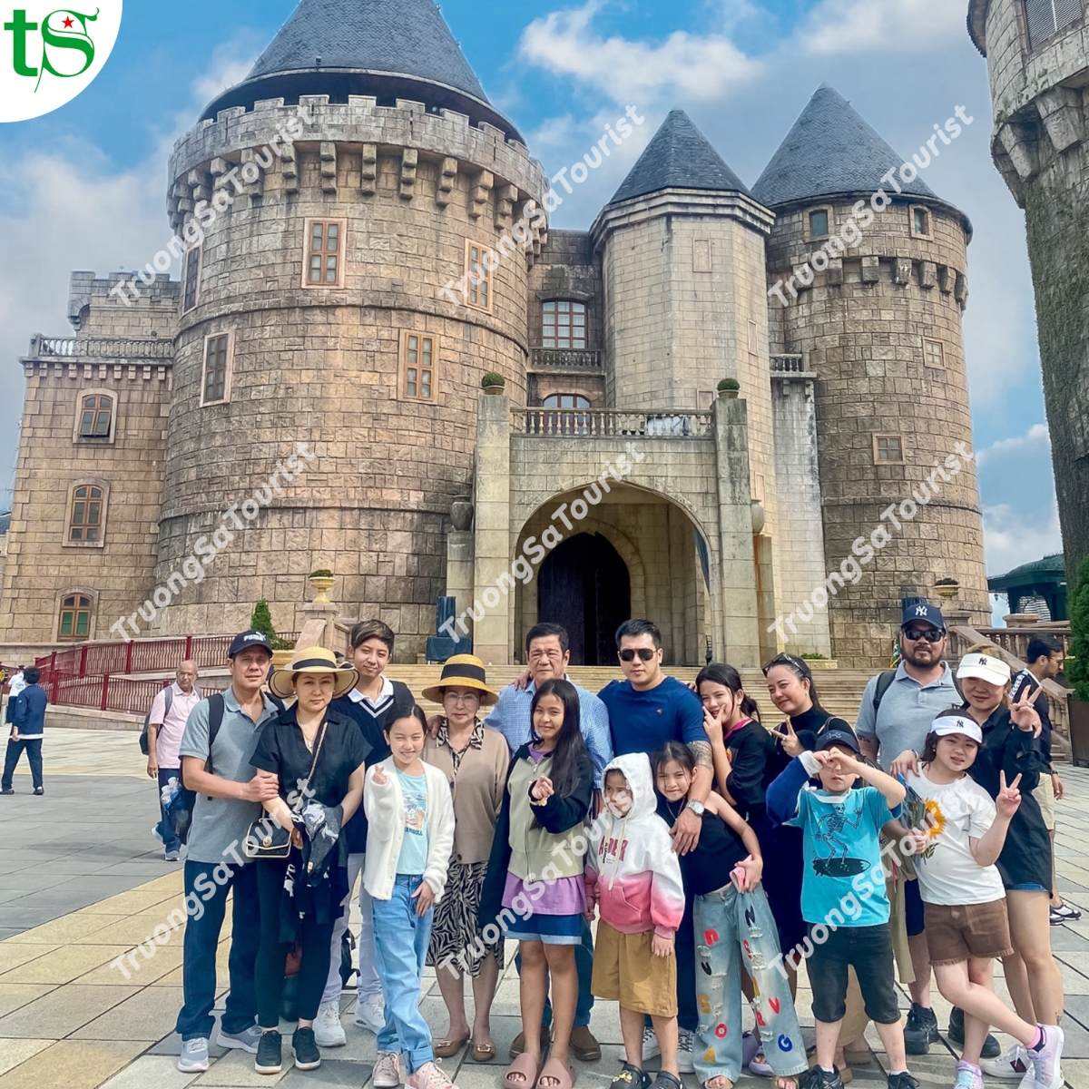 Trường sa tourist chuyên tour Bà Nà Hill 