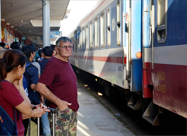 tour-du-lich-duong-sat-tau-xe-lua-hoi-nuoc-da-nang-hue-(2)