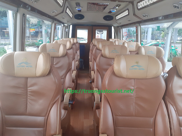 xe-fuso-dcar-limousine-17-cho-cho-thue-tai-da-nang-(2)