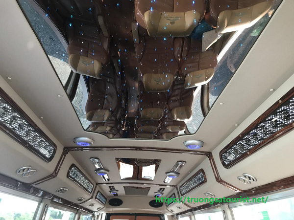 xe-fuso-dcar-limousine-17-cho-cho-thue-tai-da-nang-(4)