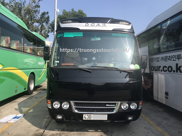 xe-fuso-dcar-limousine-17-cho-cho-thue-tai-da-nang-(5)