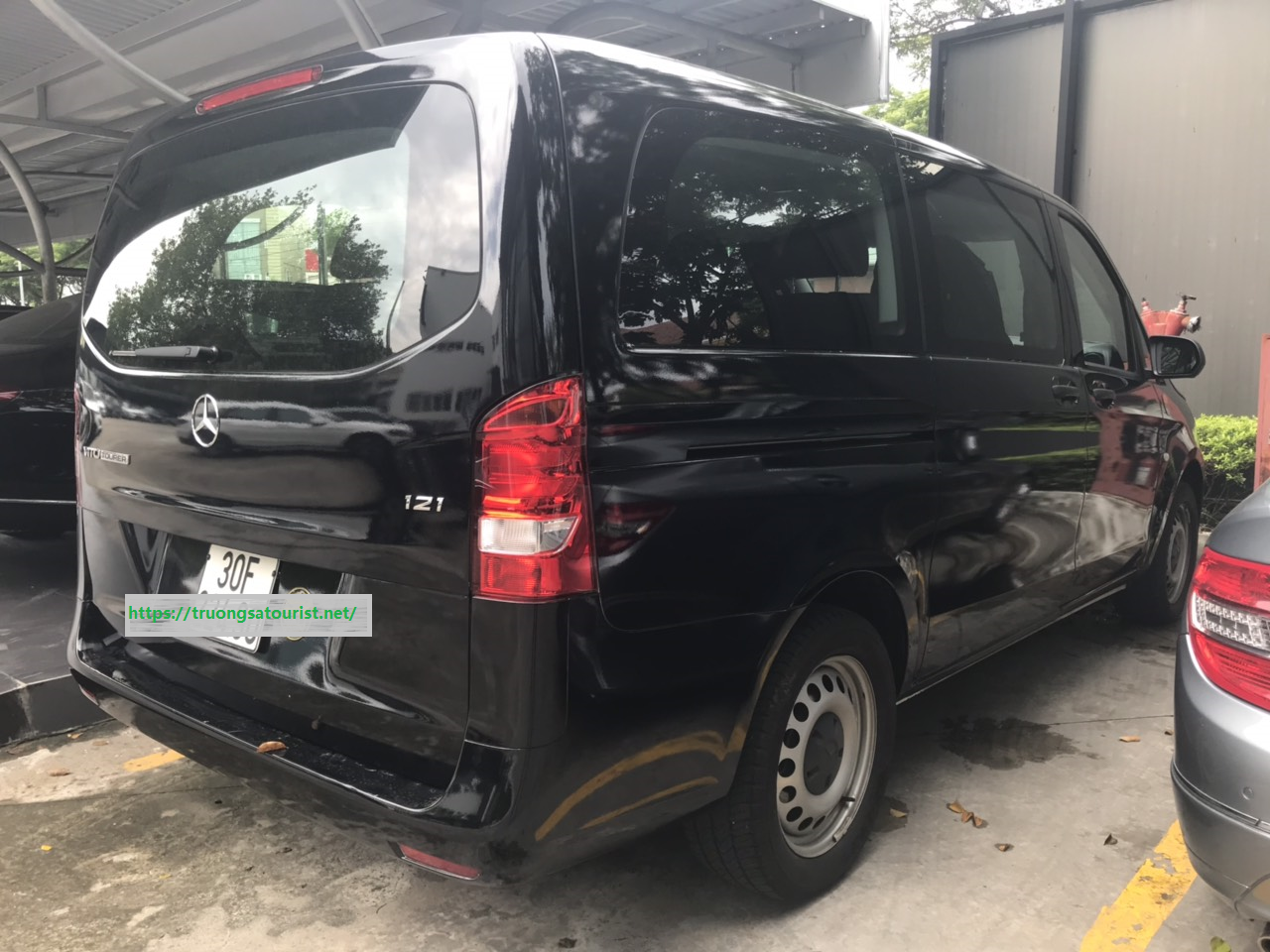 xe-vip-mercedes-benz-vito-tourer-cho-thue-tai-da-nang-(1)
